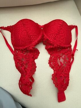 NWOT La Senza Hello Sugar Extreme Push Up Plunge Red Lace Bra 36B